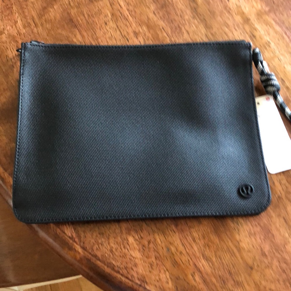 Lululemon All Zipped Up Pouch, black NWT
